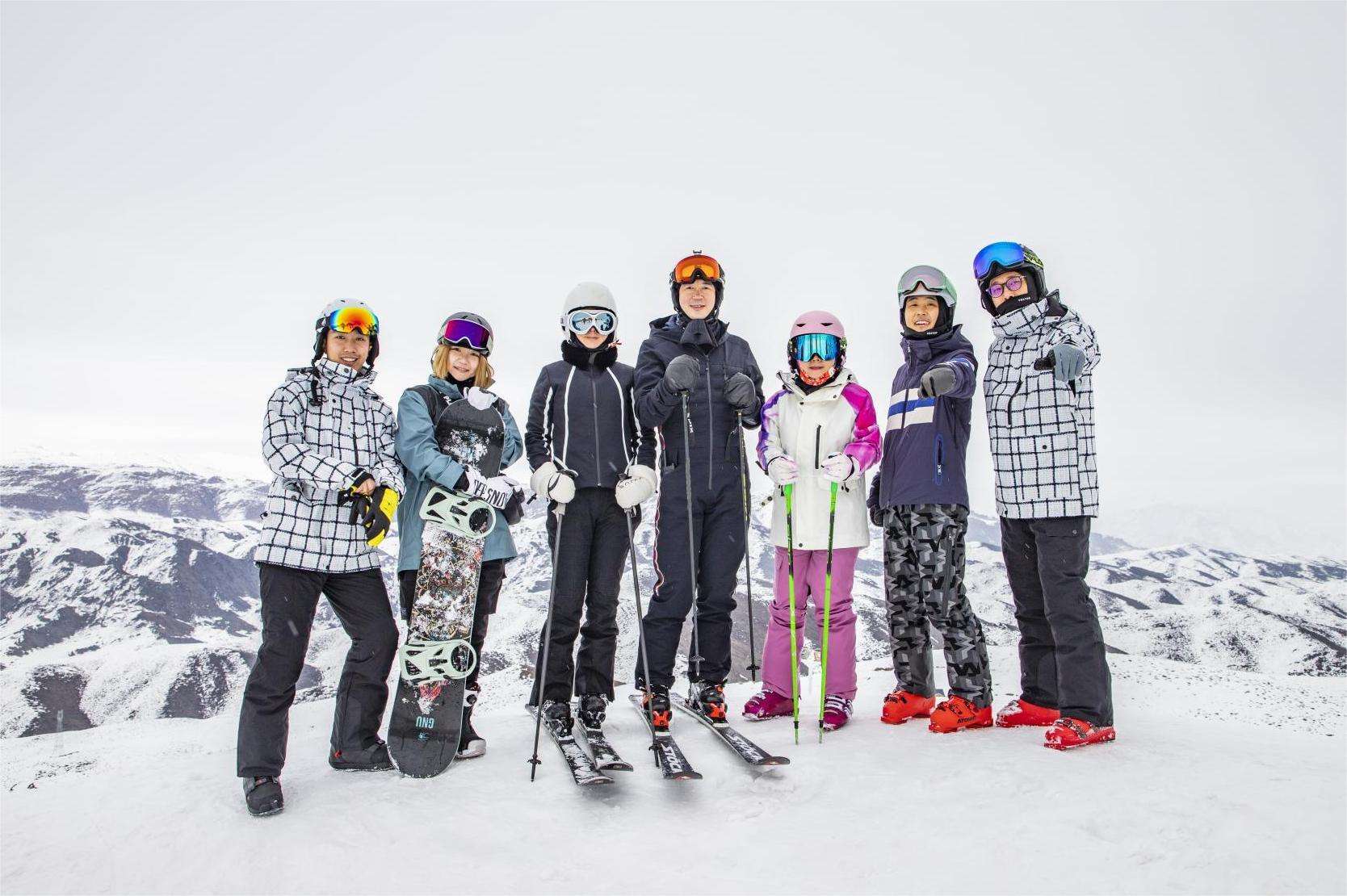乐享冰雪，传播冬奥精神——SIID&威法滑雪俱乐部正式成立